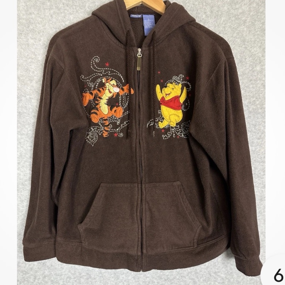 Disney’s Winnie the Pooh and tigger Y2K Hoody! Size XL